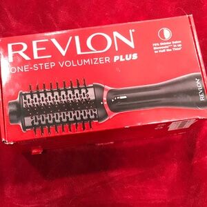 Revlon One-Step Volumizer PLUS Hair Dryer and Hot Air Brush